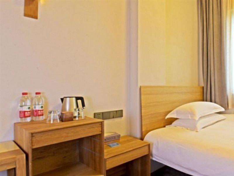 Ramada Encore By Wyndham Shanghai Pudong Airport ภายนอก รูปภาพ