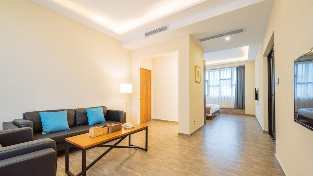 Ramada Encore By Wyndham Shanghai Pudong Airport ภายนอก รูปภาพ